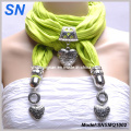 Echarpe pendentif en coeur vert avec bijoux (SNSMQ1002)